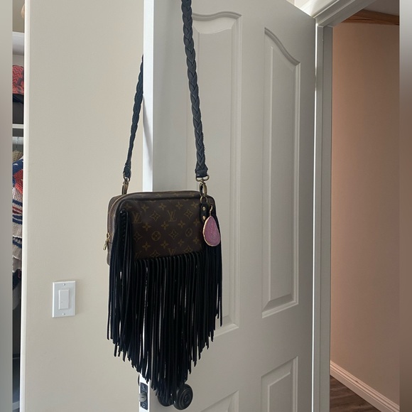 Louis Vuitton Brown and Black Fringe Bag - Picture 2 of 6